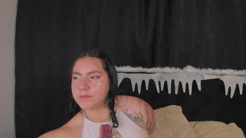 Snapshot of jeniferpowell_nm chatting on 11/28/25, 03:09 jeniferpowell_nm online show from 11/28/25, 03:09