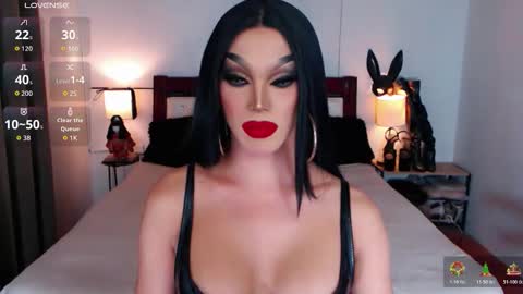 Queen Jenifer online show from 12/23/25, 07:50