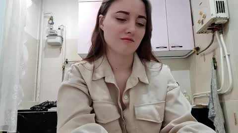 Snapshot of jeniffervaneck chatting on 12/16/25, 08:14 Jeniffer online show from 12/16/25, 08:14