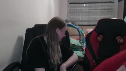 JenisAndPeter online show from 09/25/25, 07:28