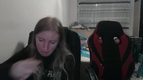 JenisAndPeter online show from 10/02/25, 07:54