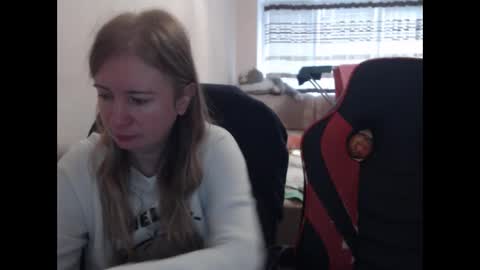 JenisAndPeter online show from 10/06/25, 06:00