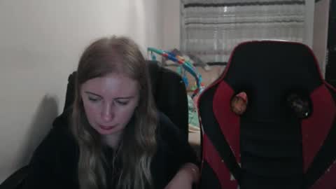 JenisAndPeter online show from 10/12/25, 06:18