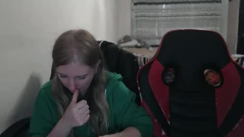 JenisAndPeter online show from 10/20/25, 06:08