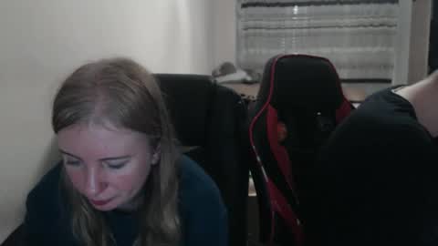 JenisAndPeter online show from 11/01/25, 08:00