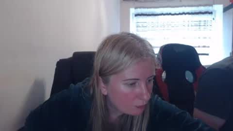 JenisAndPeter online show from 05/13/26, 05:32