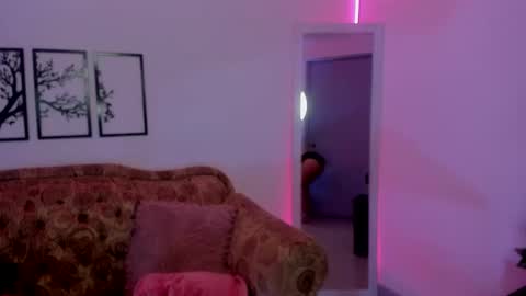 jenn online show from 03/08/25, 09:51