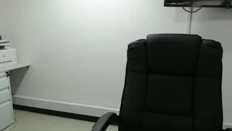 jenn online show from 09/17/25, 09:27