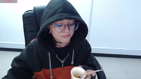 jenn online show from 10/14/25, 08:53