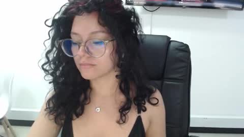 jenn online show from 12/18/25, 06:03