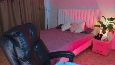 Snapshot of jenna_adams_ chatting on 06/15/26, 12:35 jenna_adams_ online show from 06/15/26, 12:35