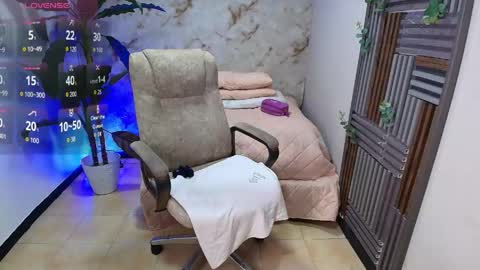 Snapshot of jenna_milf_ chatting on 04/30/26, 07:42 Valentina online show from 04/30/26, 07:42