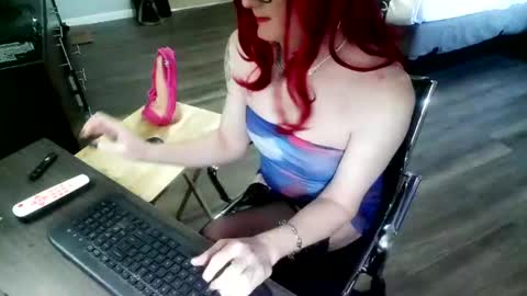 Jenna Cross online show from 03/09/25, 08:42