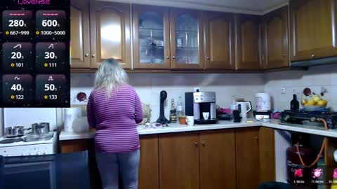 Snapshot of jennadeluxe chatting on 02/18/26, 06:37 Jenna online show from 02/18/26, 06:37