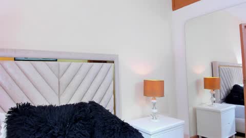 jenner_madison online show from 04/17/26, 01:47