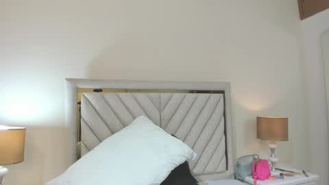 jenner_madison online show from 04/19/26, 06:10