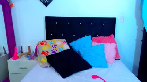 jenn online show from 11/05/25, 07:41