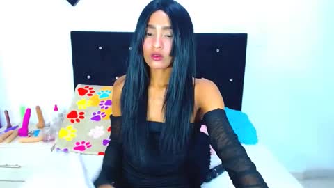 Snapshot of jenng18 chatting on 11/13/25, 05:01 jenn online show from 11/13/25, 05:01