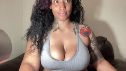 Snapshot of jenni_cash chatting on 06/26/26, 07:02 Mistress Jenni online show from 06/26/26, 07:02