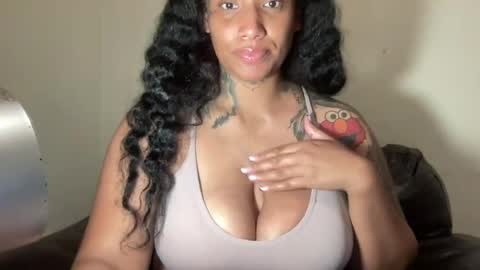 Snapshot of jenni_cash chatting on 07/12/26, 07:32 Mistress Jenni online show from 07/12/26, 07:32