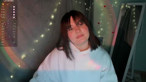 Snapshot of jennie_berry chatting on 02/04/25, 10:34 Jennie online show from 02/04/25, 10:34