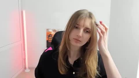 Karla online show from 04/06/26, 01:23