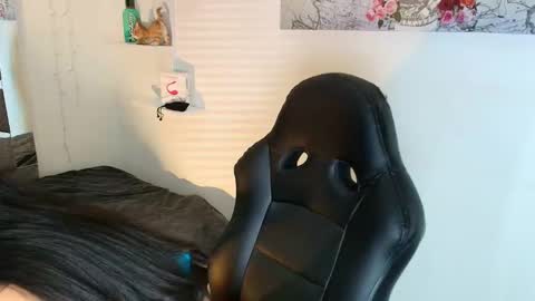 JENNIFER online show from 11/10/25, 03:00