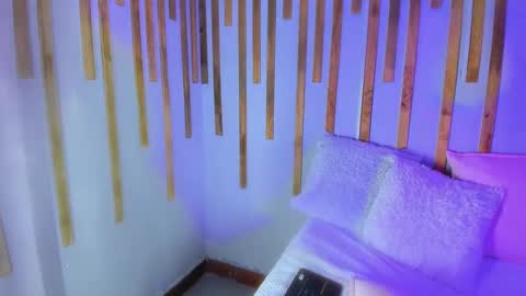 Snapshot of jennifer_vega1 chatting on 09/17/25, 09:16 Jennifer vega online show from 09/17/25, 09:16