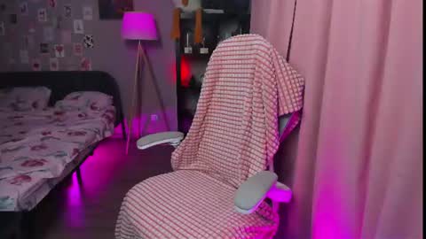 jenniferka online show from 07/28/26, 08:52