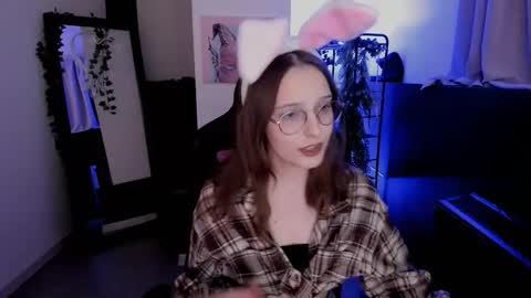 Snapshot of jenniferkiim chatting on 11/11/25, 11:43 jenniferkiim online show from 11/11/25, 11:43