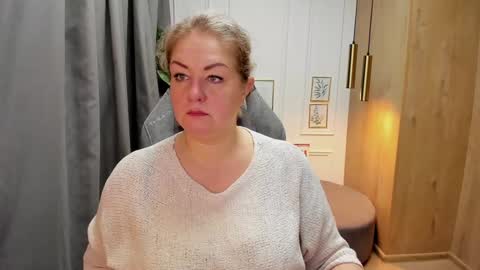 Jennifer online show from 01/20/25, 07:14