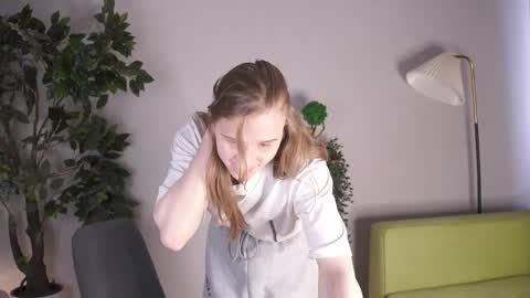 Sofia  online show from 04/01/26, 07:31