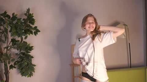 Sofia  online show from 04/01/26, 01:41