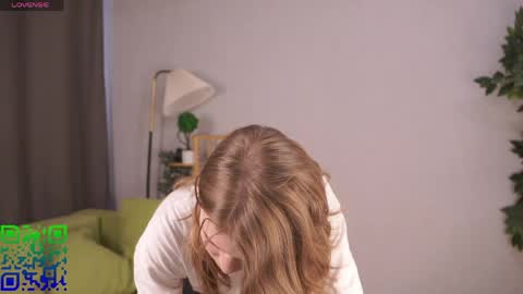 Sofia  online show from 04/08/26, 07:30