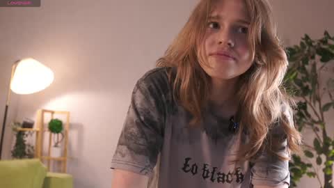 Sofia  online show from 04/10/26, 08:19