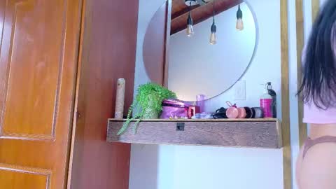 Jennifer vega  online show from 03/11/26, 08:59