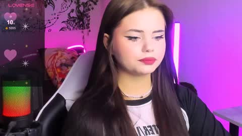 Snapshot of jenniferwandis77 chatting on 12/06/24, 10:08 Jenni online show from 12/06/24, 10:08