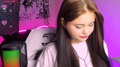 Snapshot of jenniferwandis77 chatting on 12/13/24, 03:32 Jenni online show from 12/13/24, 03:32