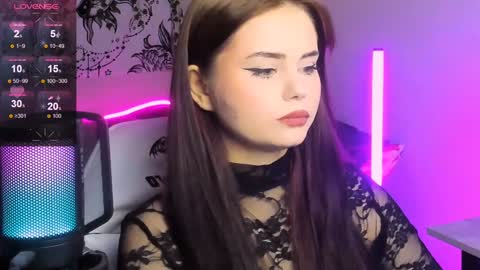 Snapshot of jenniferwandis77 chatting on 12/19/24, 05:08 Jenni online show from 12/19/24, 05:08