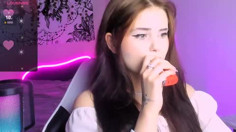 Snapshot of jenniferwandis77 chatting on 12/25/24, 08:07 Jenni online show from 12/25/24, 08:07