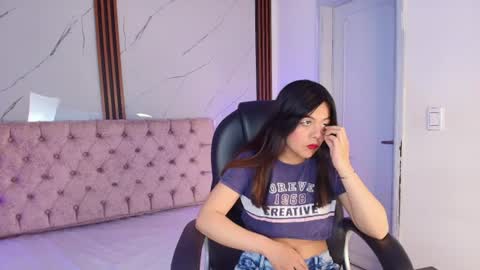 jenniiferrodriguez online show from 06/10/26, 07:35