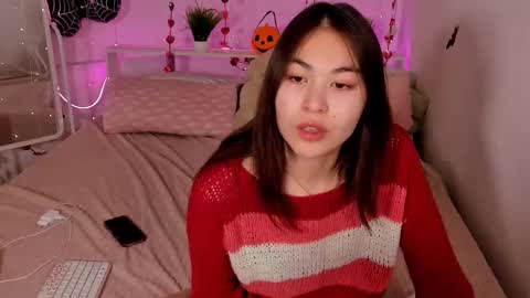 Snapshot of jennimurr chatting on 10/26/25, 01:39 Jenni online show from 10/26/25, 01:39