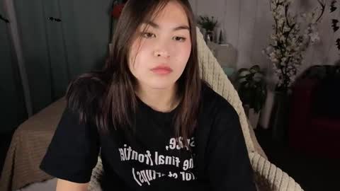 Snapshot of jennimurr chatting on 10/28/25, 01:47 Jenni online show from 10/28/25, 01:47