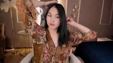 Snapshot of jennimurr chatting on 11/24/25, 11:43 Jenni online show from 11/24/25, 11:43