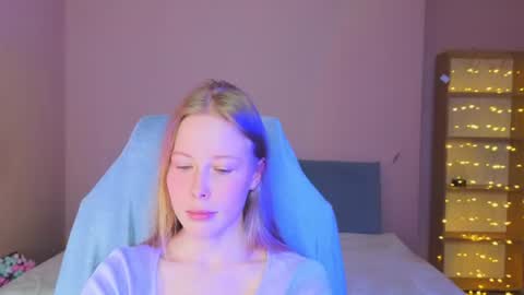 Snapshot of jenny_angelok chatting on 07/22/26, 01:03 Next broadcast on December 05 subject to change online show from 07/22/26, 01:03