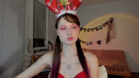 Jennifer Jenny Darling   online show from 12/23/24, 06:27