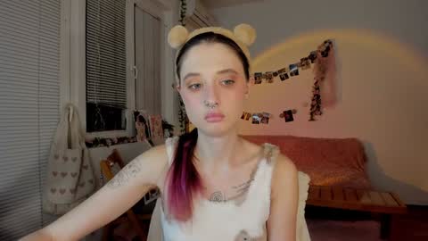 Jennifer Jenny Darling   online show from 12/24/24, 07:44