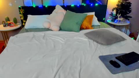 Jennt online show from 01/22/25, 07:03