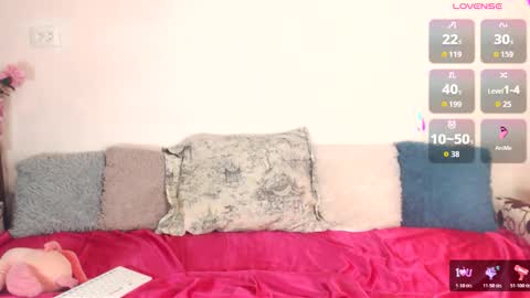 Snapshot of jenny_mirai chatting on 11/19/25, 09:37 Jenny online show from 11/19/25, 09:37