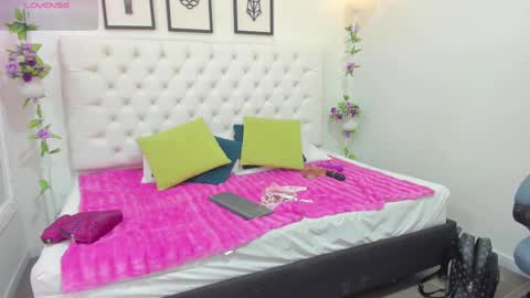 jenny_stark online show from 10/05/25, 07:01